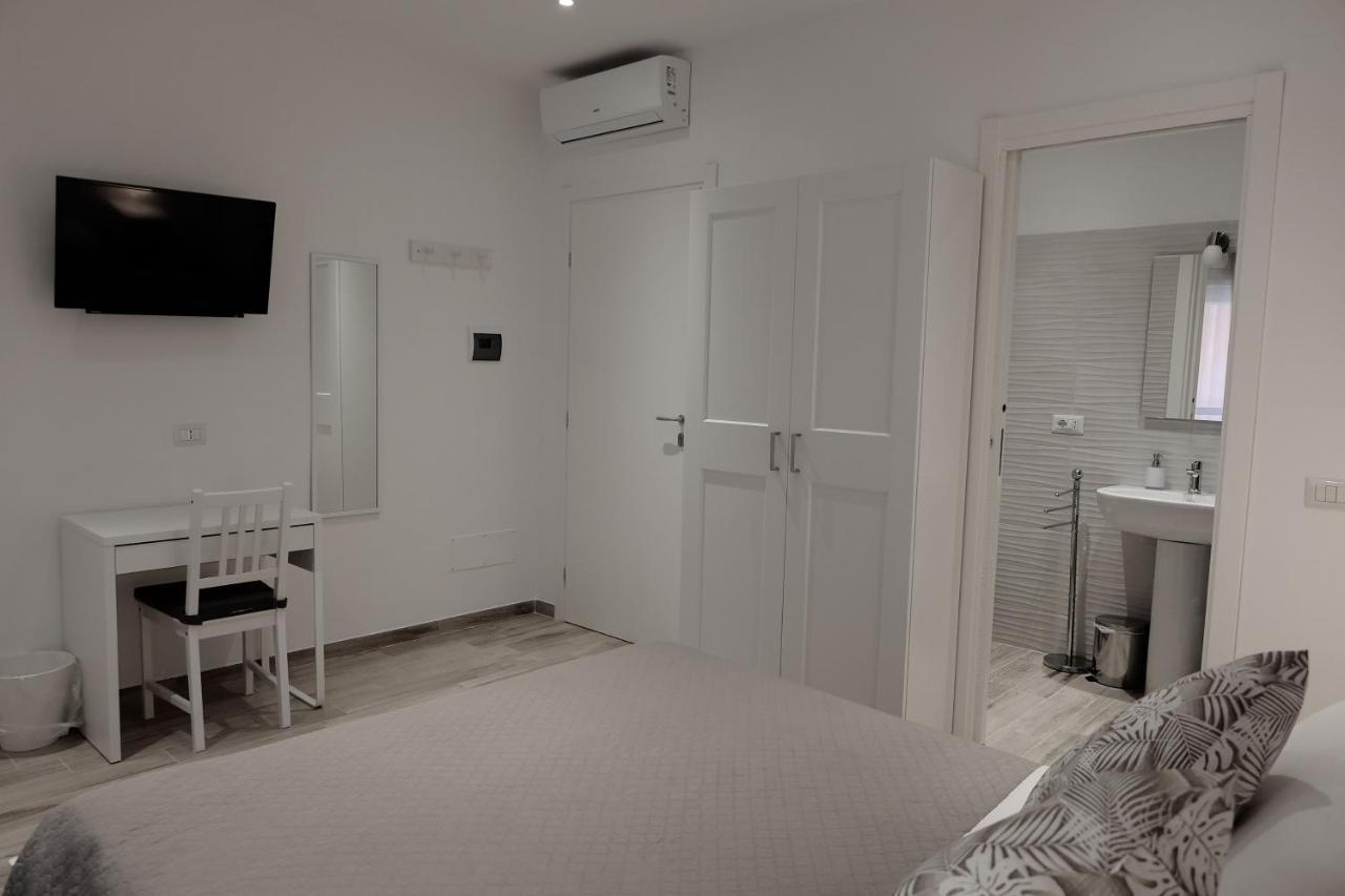 Central Guest House 치비타베키아 외부 사진